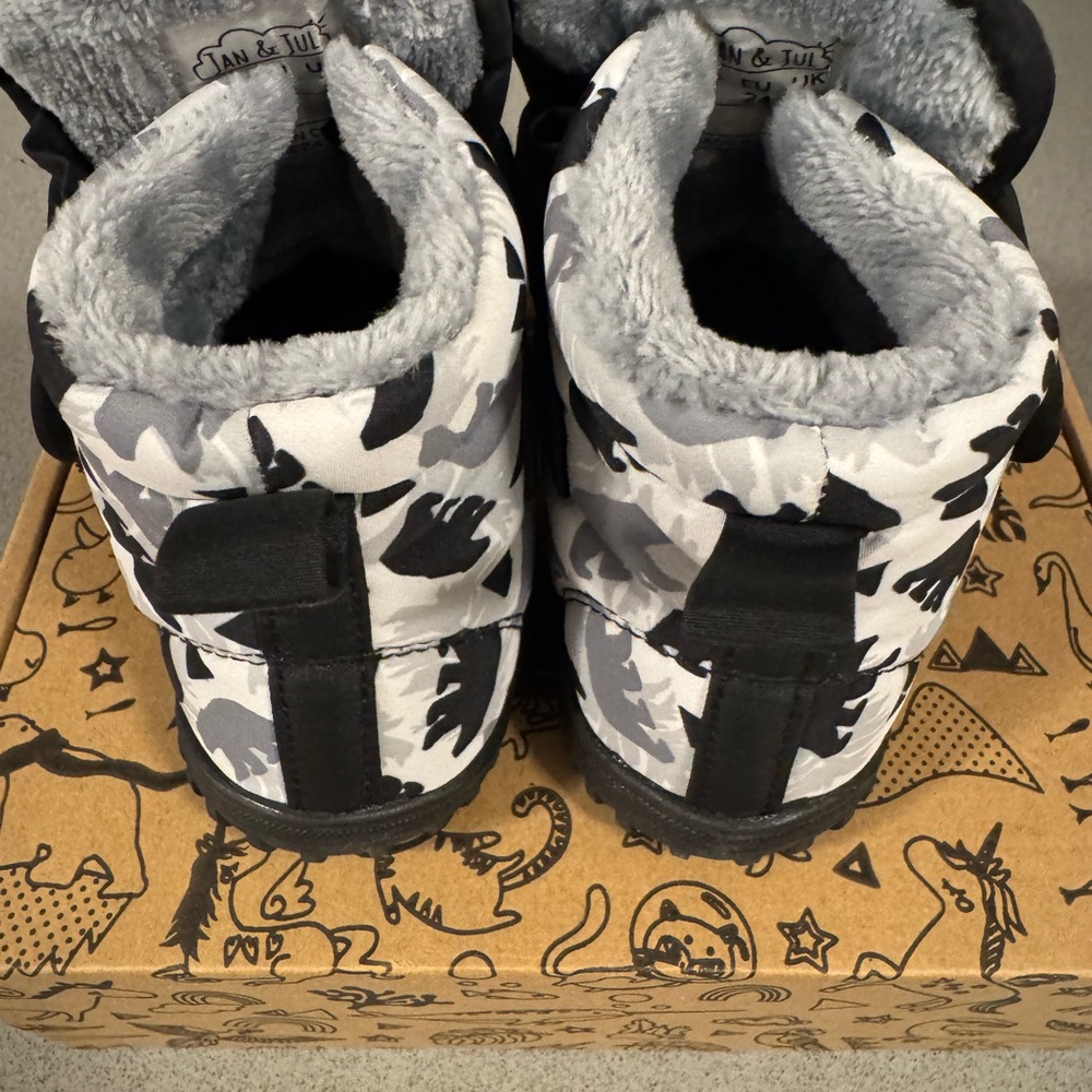BRAND NEW Kids Winter Boots | Bear - Picture 4 of 6